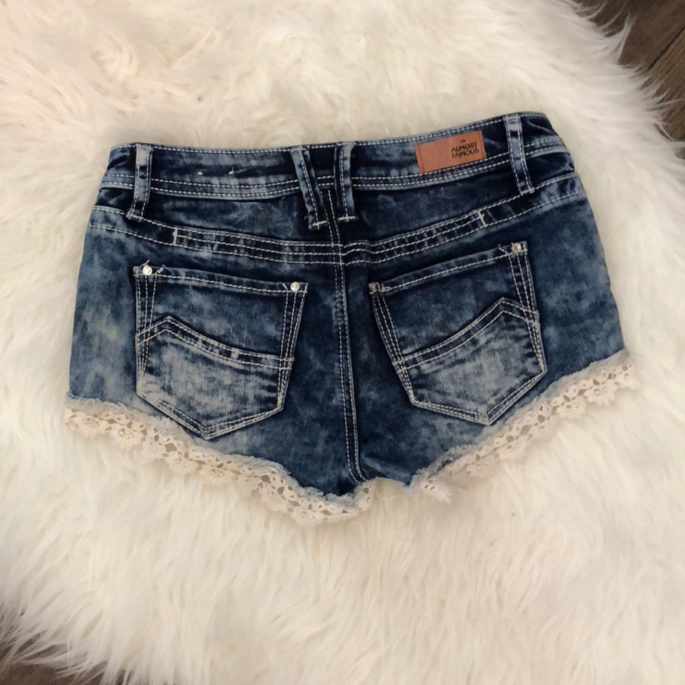 Shorts - Picture 3 of 5